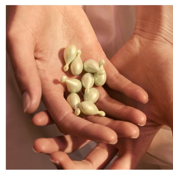 NWT Eve Lom Cleansing Oil Capsules 50 Capsules - Picture 4 of 4